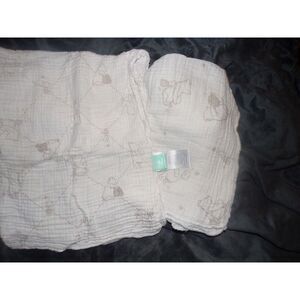 lot of 2 Disney Winnie the Pooh muslin burp cloths